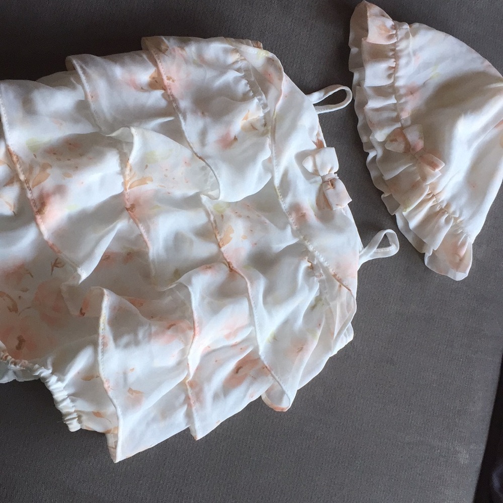 Peach floral bloomer with matching hat 3-6 months